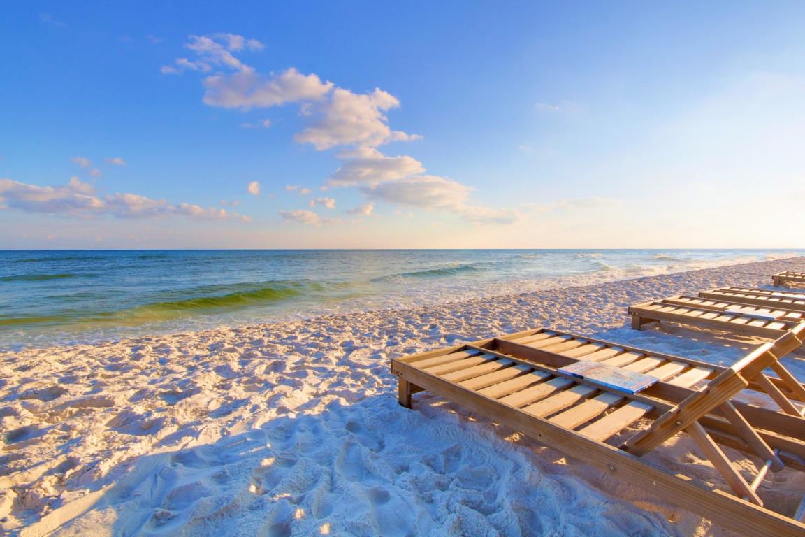 best time to visit pensacola beach